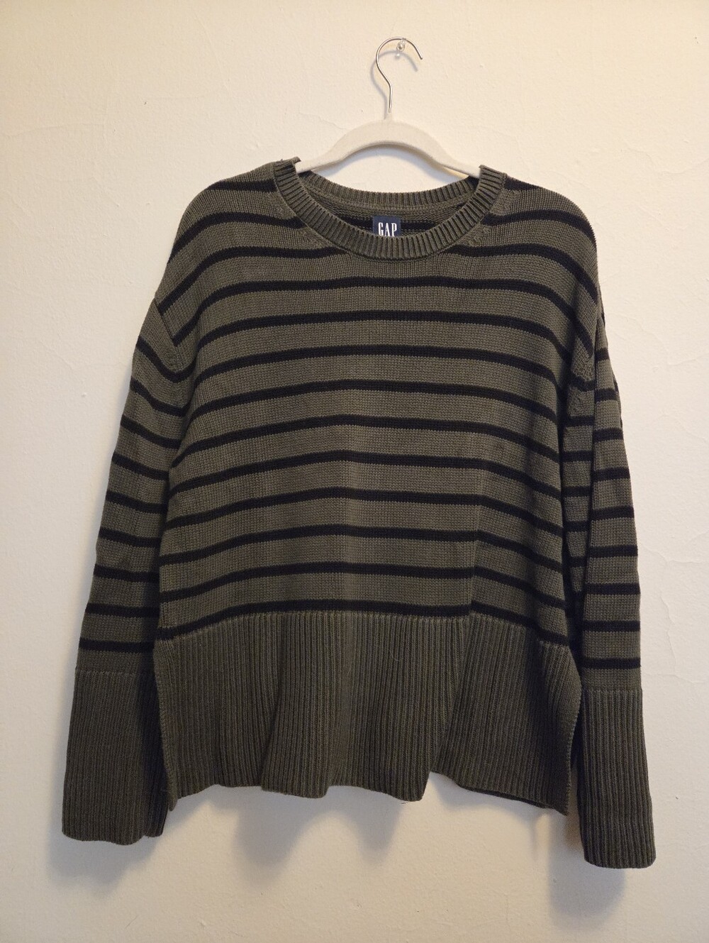 Gap 24/7 Split Hem Crew Neck Striped Sweater